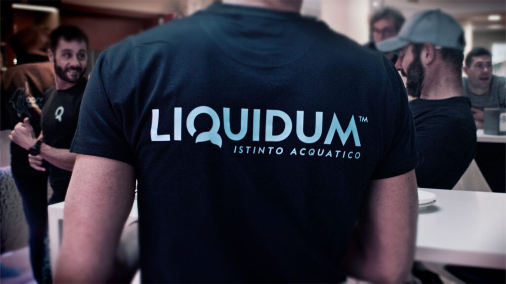 Classe ai corsi istruttore di apnea PADI by Liquidum tenuti da Homar Leuci