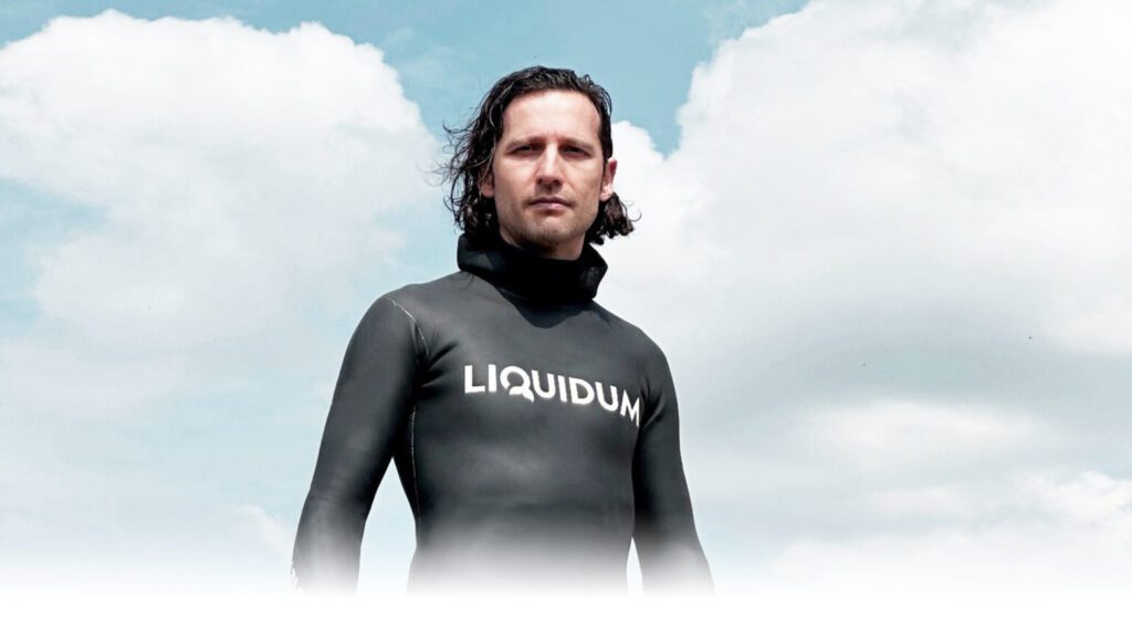 Foto mezzo busto di Ettore Favia con muta Liquidum